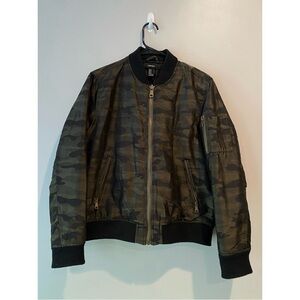 Women’s ‘Forever 21’ camo Bomber Jacket